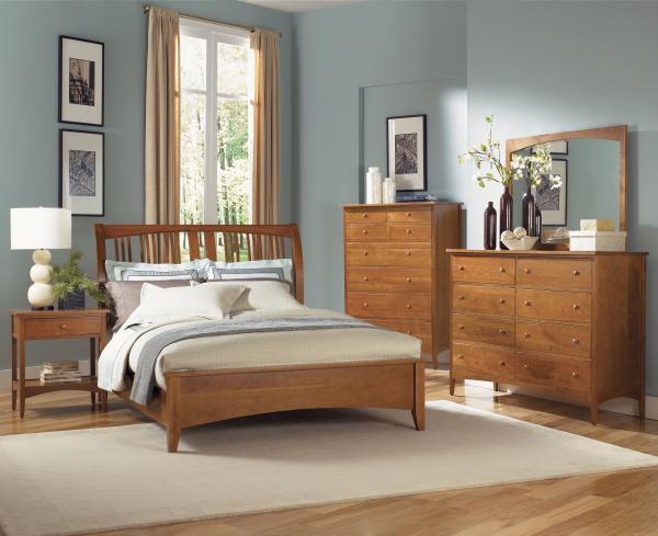 Cherry sleigh deals bed queen set